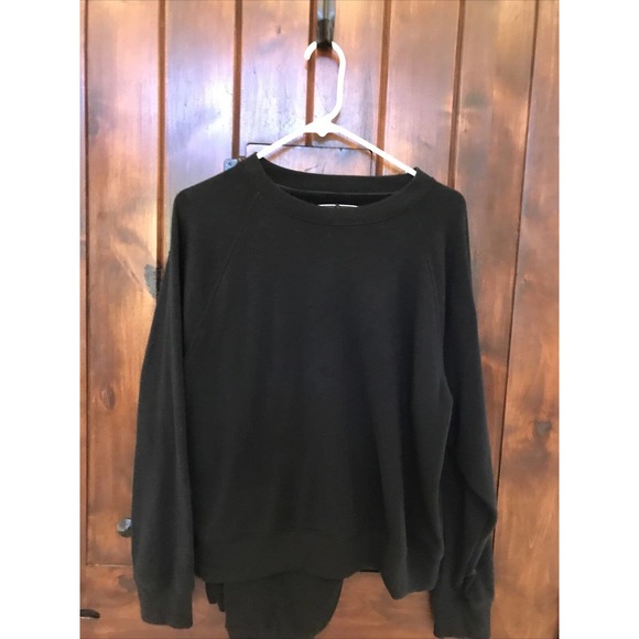 Victoria Secrets Womens Large Black Sweatsuit Sweater with pants set - Picture 1 of 10